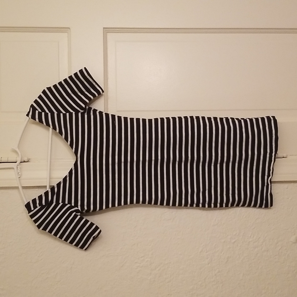 H&M XS Black and White Striped Bodycon Vneck Dress